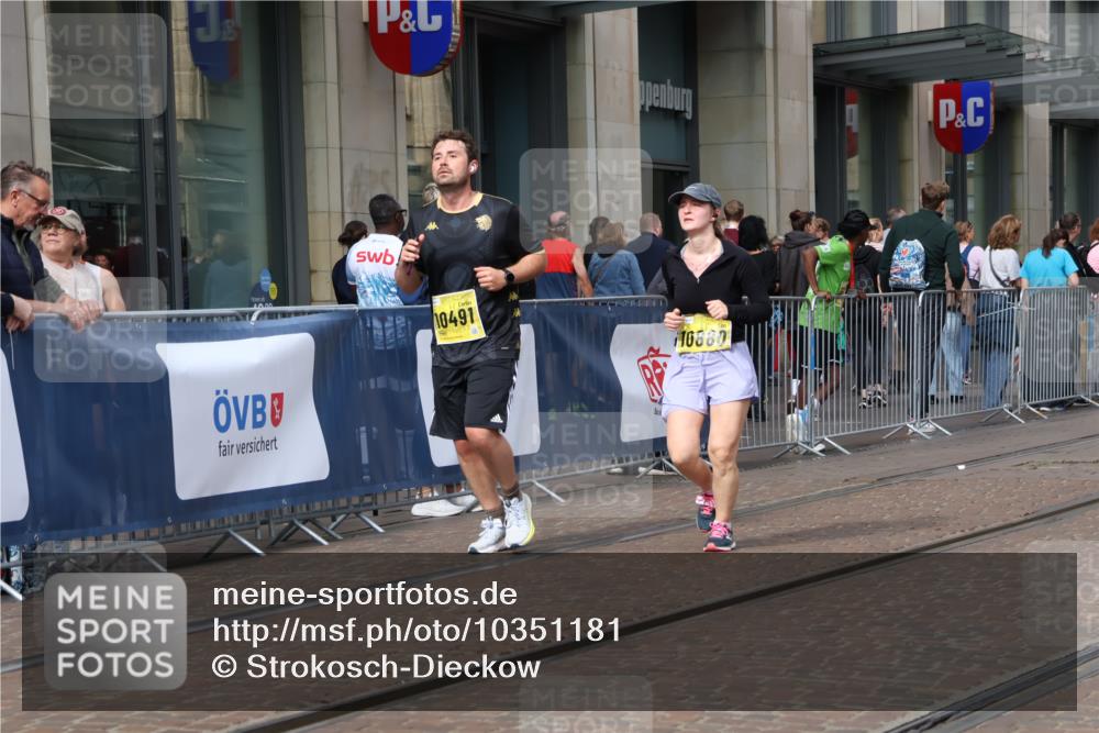 13.09.2026 - 21. swb-Marathon Bremen Strokosch-Dieckow http://msf.ph/oto/10351181 13.09.2026 11:13:50 Ziel 10402, 10491, 10586, 10799, 10854, 10880, 11027, 11233, 11535, 11864, 11902, 10330, 10484, 10545, 10766, 10883, 10889, 11078, 11084, 11954, 11999, 12010, 12280 meine-sportfotos.de