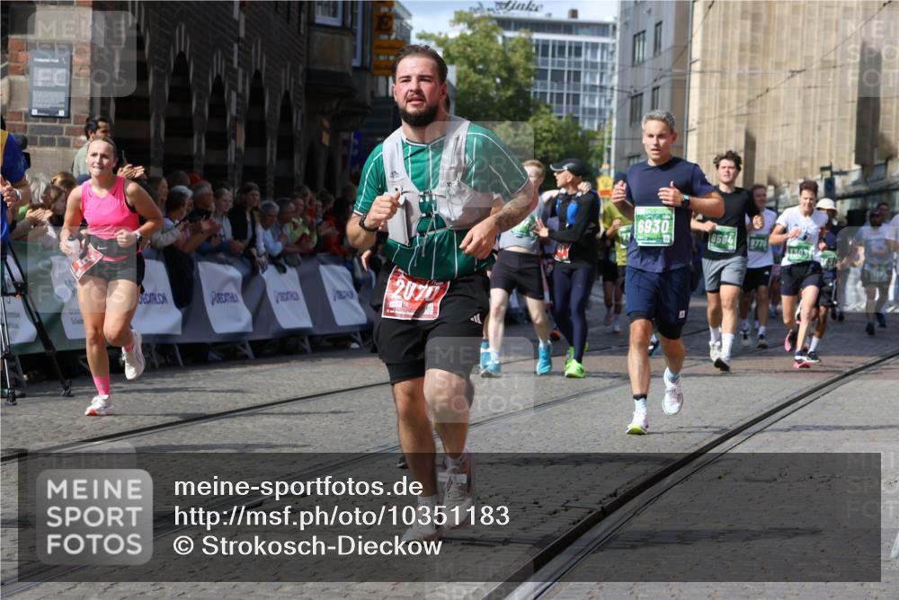 13.09.2026 - 21. swb-Marathon Bremen Strokosch-Dieckow http://msf.ph/oto/10351183 13.09.2026 13:29:32 Ziel 303, 394, 565, 596, 651, 687, 745, 1274, 1545, 1823, 2023, 2070, 2867, 3258, 3796, 3846, 3912, 4590, 5036, 5225, 6030, 7149, 7361, 7631, 7860, 8007, 8066, 8099, 8277, 8338, 8675, 9249, 9661, 9889, 10128, 124, 716, 1073, 1243, 1581, 2289, 3030, 3618, 4115, 4576, 6006, 6127, 6384, 6725, 6930, 7079, 7384, 7884, 8481, 8594, 8612, 8771, 9534, 9747, 9770, 10013, 13031 meine-sportfotos.de