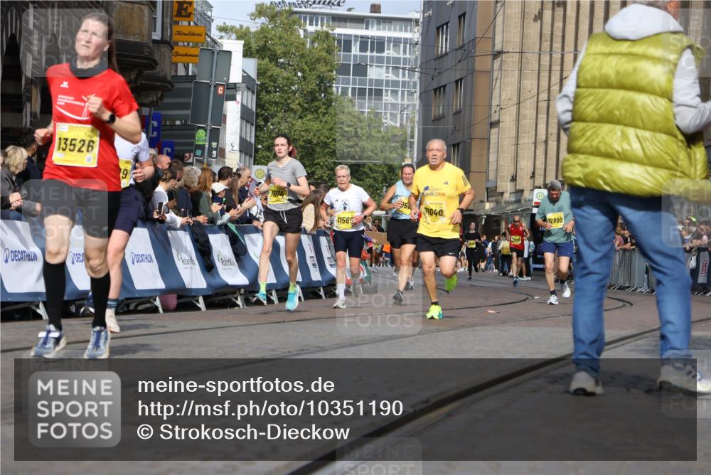 13.09.2026 - 21. swb-Marathon Bremen Strokosch-Dieckow http://msf.ph/oto/10351190 13.09.2026 10:54:48 Ziel 10067, 10146, 10359, 10410, 10503, 10577, 10631, 10749, 10765, 10837, 10884, 11039, 11099, 11118, 11389, 11593, 12038, 12265, 12328, 12467, 10646, 10901, 11620, 11860, 11889, 11976, 12313, 13592 meine-sportfotos.de