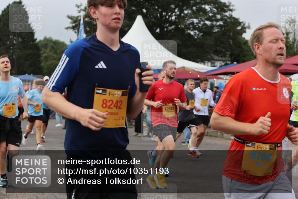 13.09.2026 - Kiel Lauf Andreas Tolksdorf http://msf.ph/oto/10351193 13.09.2026 09:55:49 Kiellinie 3911, 39, 8242, 12674, 4, 38, 8759 meine-sportfotos.de