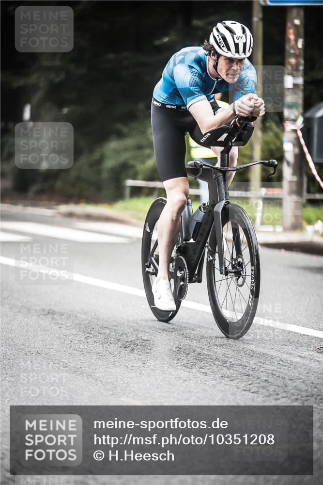 13.09.2026 - Stadtparktriathlon H.Heesch http://msf.ph/oto/10351208 13.09.2026 11:04:44 Radfahren 467, 670, 691 meine-sportfotos.de