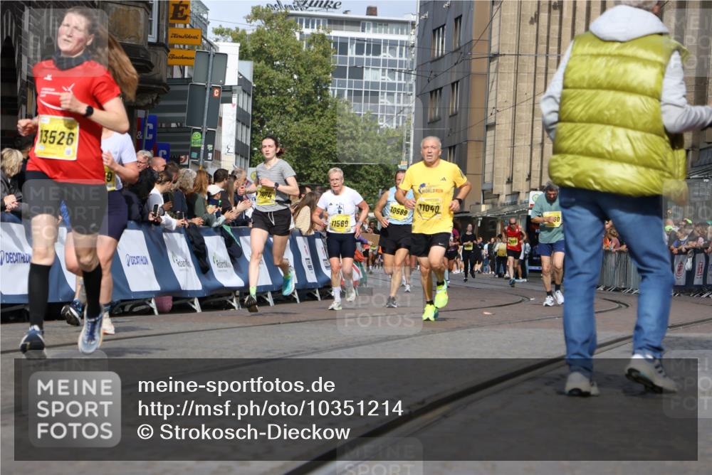 13.09.2026 - 21. swb-Marathon Bremen Strokosch-Dieckow http://msf.ph/oto/10351214 13.09.2026 10:54:48 Ziel 10067, 10146, 10359, 10410, 10503, 10577, 10631, 10749, 10765, 10837, 10884, 11039, 11099, 11118, 11389, 11593, 12038, 12265, 12328, 12467, 10646, 10901, 11620, 11860, 11889, 11976, 12313, 13592 meine-sportfotos.de