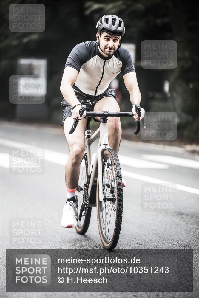 13.09.2026 - Stadtparktriathlon H.Heesch http://msf.ph/oto/10351243 13.09.2026 11:04:47 Radfahren 467, 691 meine-sportfotos.de