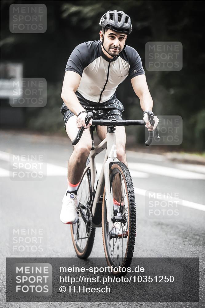 13.09.2026 - Stadtparktriathlon H.Heesch http://msf.ph/oto/10351250 13.09.2026 11:04:47 Radfahren 467, 691 meine-sportfotos.de