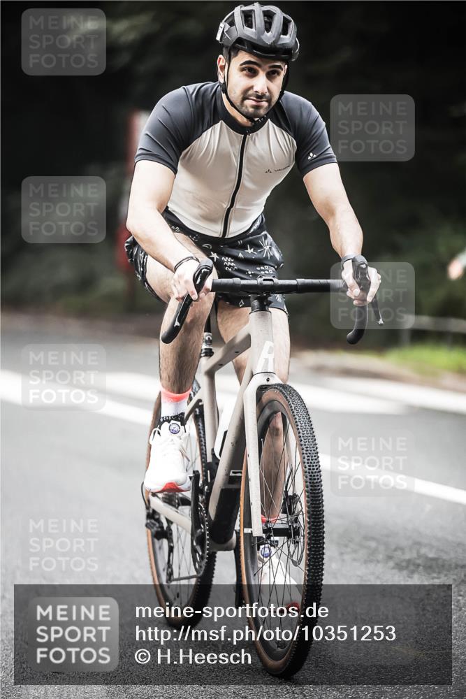 13.09.2026 - Stadtparktriathlon H.Heesch http://msf.ph/oto/10351253 13.09.2026 11:04:47 Radfahren 467, 691 meine-sportfotos.de