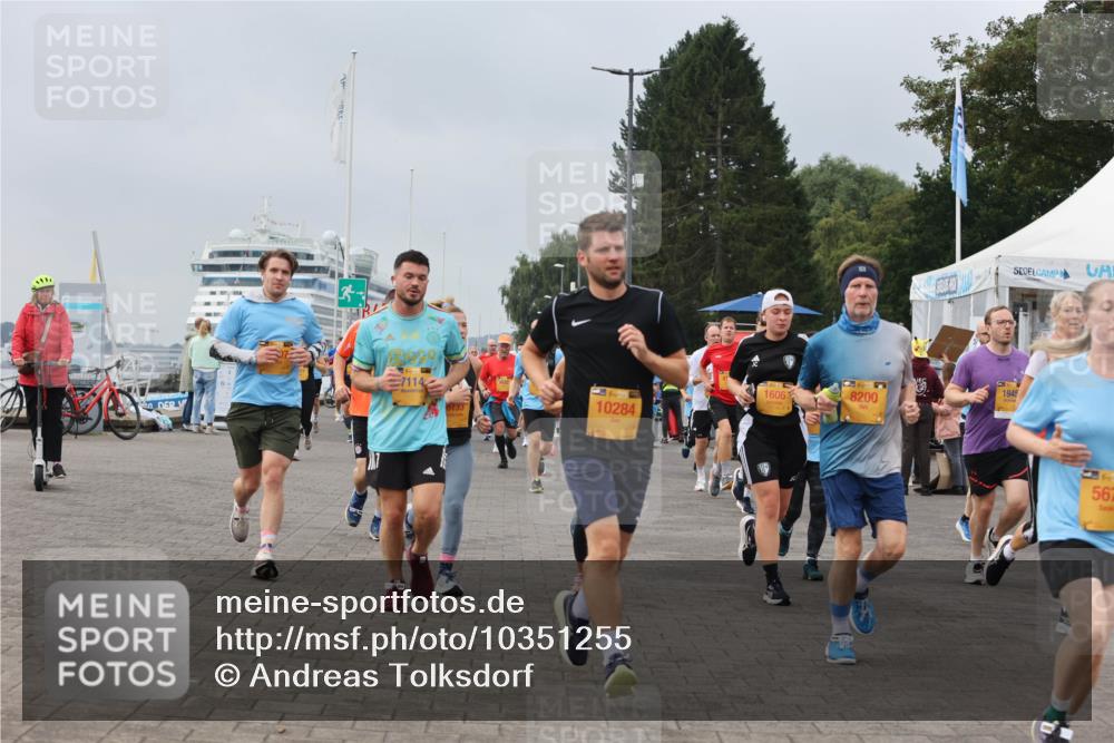 13.09.2026 - Kiel Lauf Andreas Tolksdorf http://msf.ph/oto/10351255 13.09.2026 09:55:52 Kiellinie 7114, 6133, 1945, 1606, 8200, 10284, 567 meine-sportfotos.de