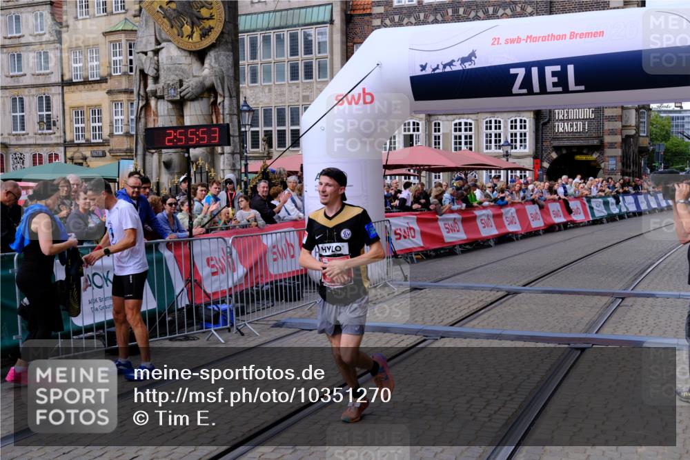13.09.2026 - 21. swb-Marathon Bremen Tim E. http://msf.ph/oto/10351270 13.09.2026 12:26:43 Ziel  meine-sportfotos.de