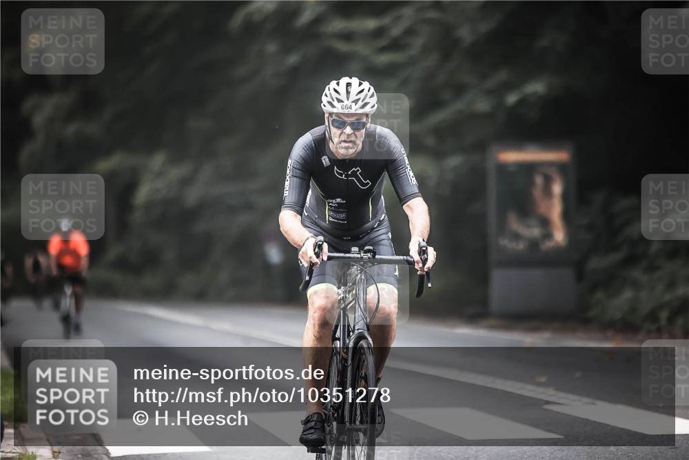 13.09.2026 - Stadtparktriathlon H.Heesch http://msf.ph/oto/10351278 13.09.2026 11:04:57 Radfahren 658, 664 meine-sportfotos.de