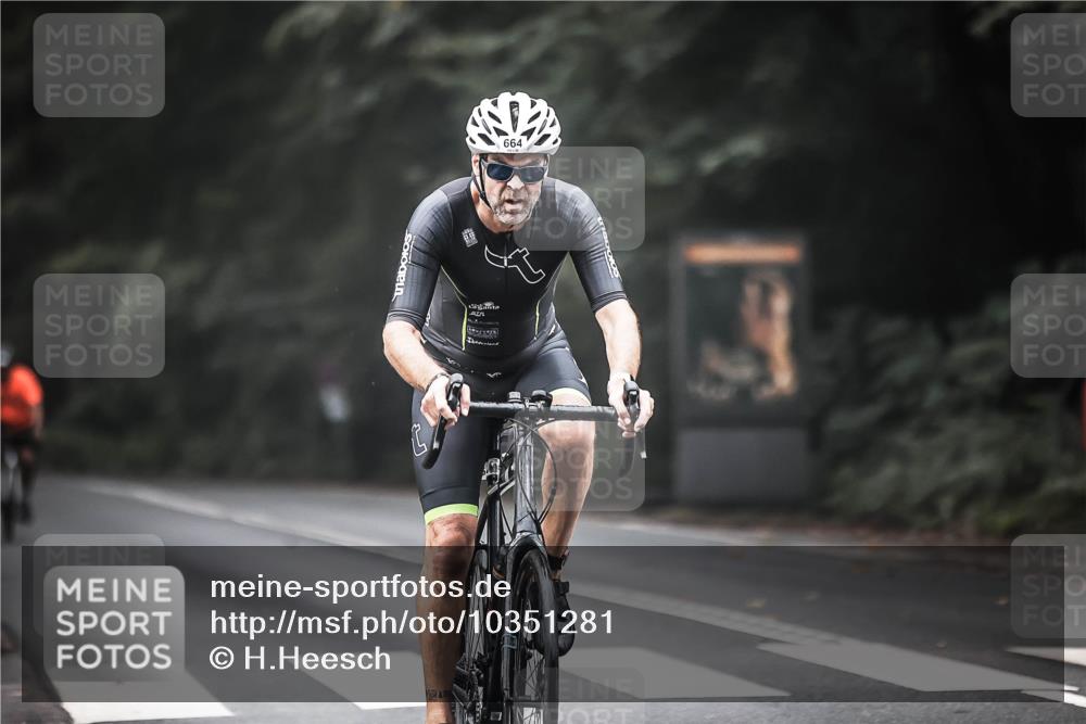 13.09.2026 - Stadtparktriathlon H.Heesch http://msf.ph/oto/10351281 13.09.2026 11:04:58 Radfahren 658, 664 meine-sportfotos.de
