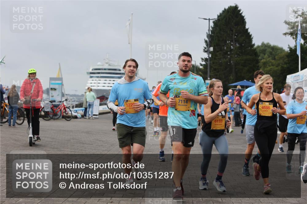 13.09.2026 - Kiel Lauf Andreas Tolksdorf http://msf.ph/oto/10351287 13.09.2026 09:55:53 Kiellinie 38, 122, 7114, 39, 6133, 39, 4586, 1803 meine-sportfotos.de