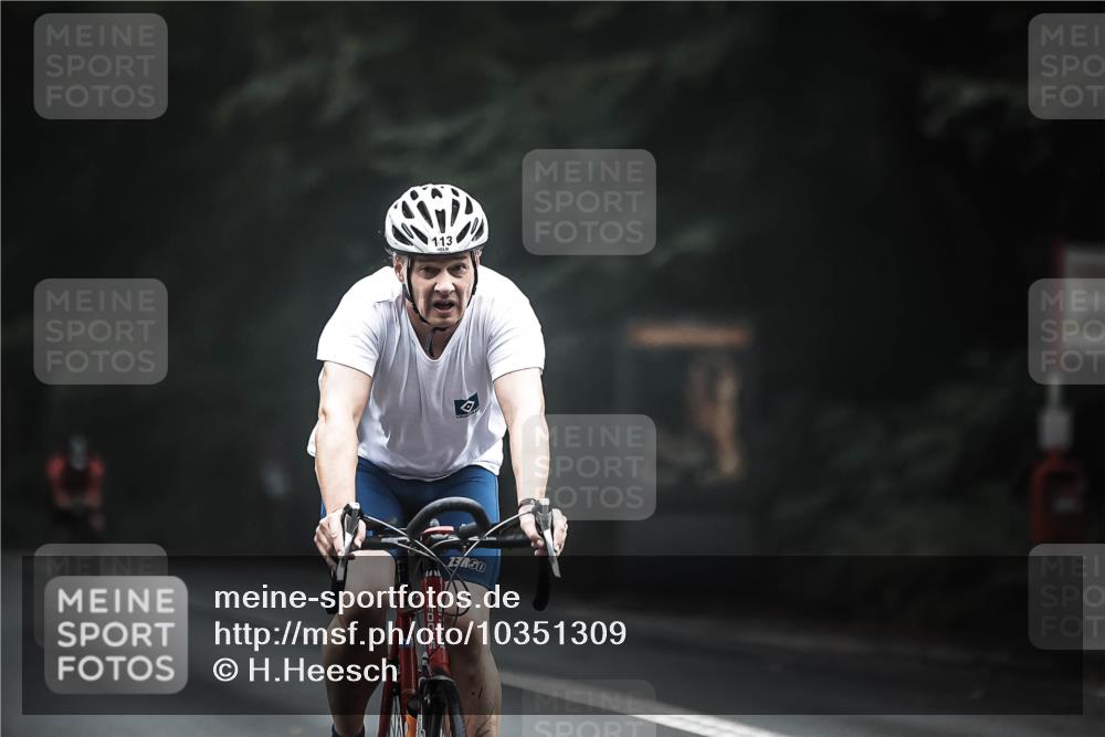 13.09.2026 - Stadtparktriathlon H.Heesch http://msf.ph/oto/10351309 13.09.2026 09:25:07 Radfahren 113, 126, 131 meine-sportfotos.de