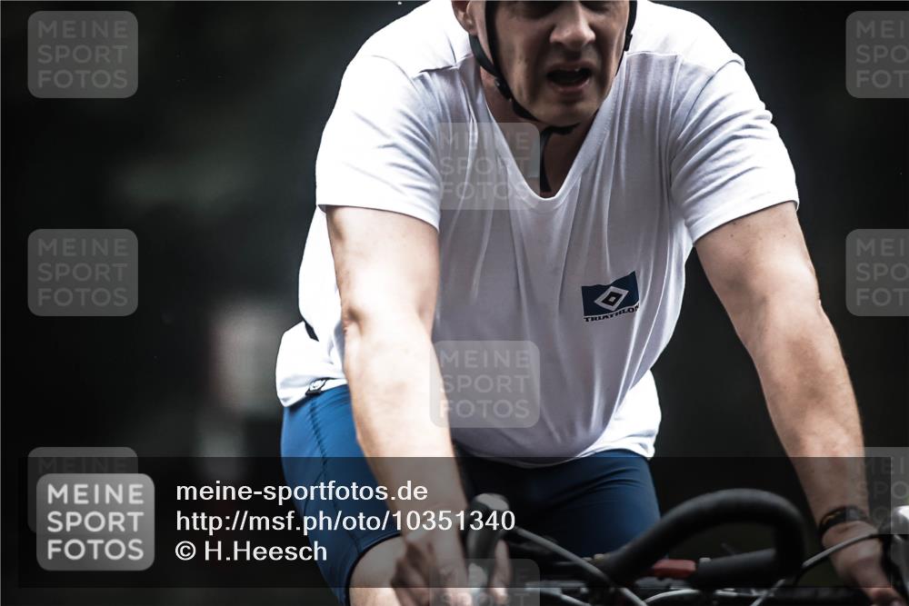 13.09.2026 - Stadtparktriathlon H.Heesch http://msf.ph/oto/10351340 13.09.2026 09:25:08 Radfahren 113, 126, 131 meine-sportfotos.de