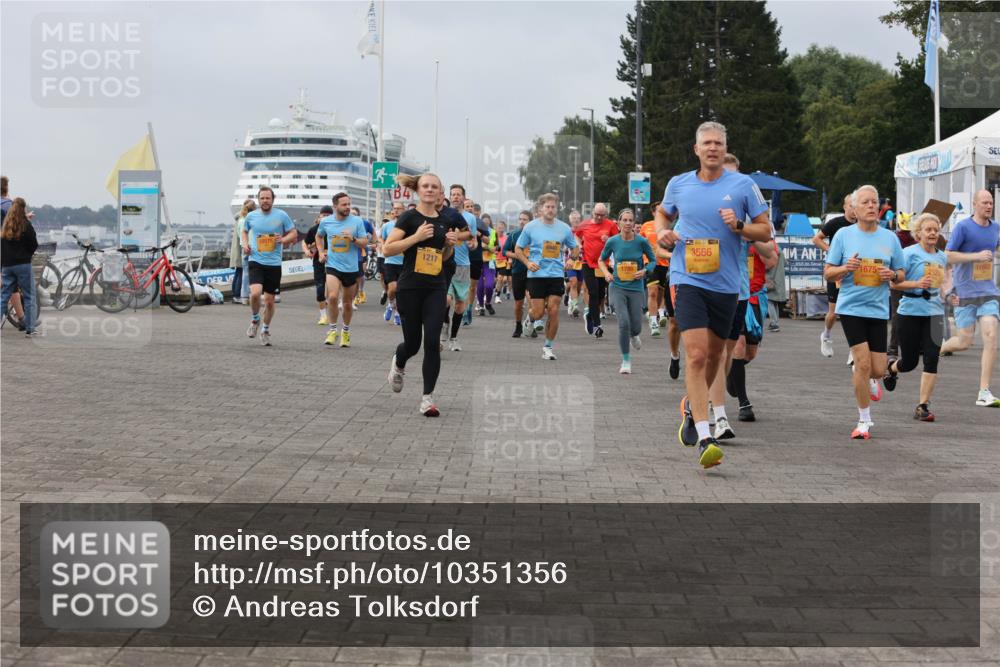 13.09.2026 - Kiel Lauf Andreas Tolksdorf http://msf.ph/oto/10351356 13.09.2026 09:55:56 Kiellinie 10575, 4, 1217, 3566, 1675 meine-sportfotos.de