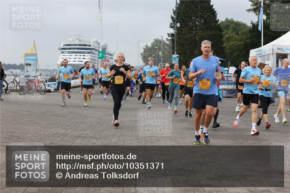 13.09.2026 - Kiel Lauf Andreas Tolksdorf http://msf.ph/oto/10351371 13.09.2026 09:55:56 Kiellinie 1217, 2449, 3566, 15, 2525, 11662 meine-sportfotos.de