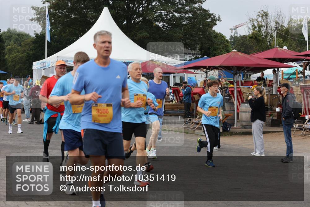 13.09.2026 - Kiel Lauf Andreas Tolksdorf http://msf.ph/oto/10351419 13.09.2026 09:55:58 Kiellinie 3566, 1675, 662, 1793 meine-sportfotos.de