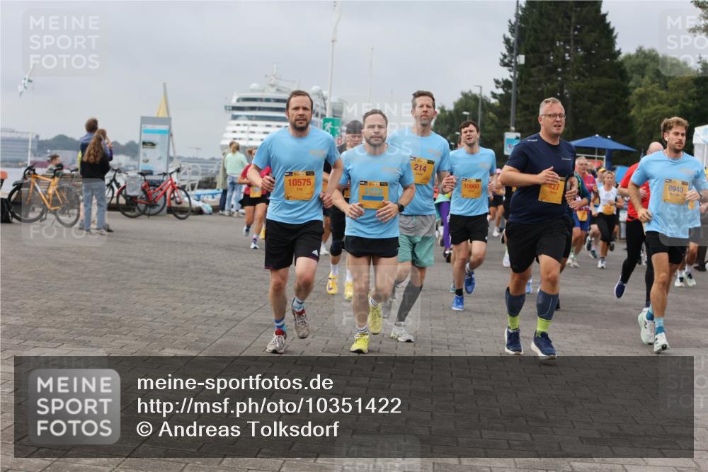 13.09.2026 - Kiel Lauf Andreas Tolksdorf http://msf.ph/oto/10351422 13.09.2026 09:56:00 Kiellinie 10575, 39, 214, 10960, 6940 meine-sportfotos.de