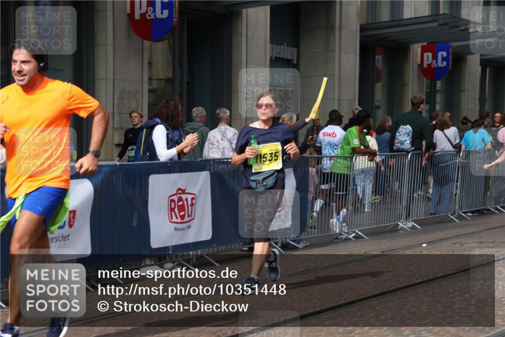 13.09.2026 - 21. swb-Marathon Bremen Strokosch-Dieckow http://msf.ph/oto/10351448 13.09.2026 11:13:58 Ziel 10303, 10395, 10396, 10402, 10586, 10784, 10854, 11027, 11041, 11140, 11173, 11233, 11363, 11535, 11703, 11864, 11902, 12100, 12431, 10330, 10491, 10766, 10799, 10880, 11078, 11999, 12010 meine-sportfotos.de