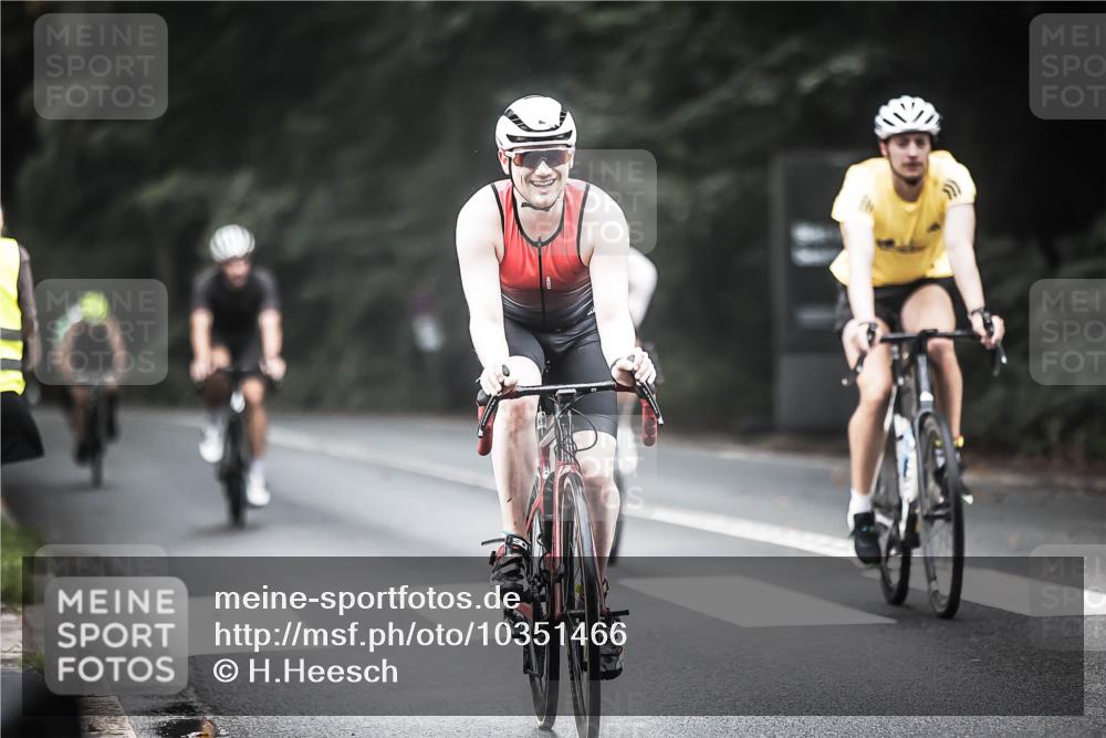 13.09.2026 - Stadtparktriathlon H.Heesch http://msf.ph/oto/10351466 13.09.2026 11:05:18 Radfahren 483, 508, 560, 595, 597, 598, 702 meine-sportfotos.de