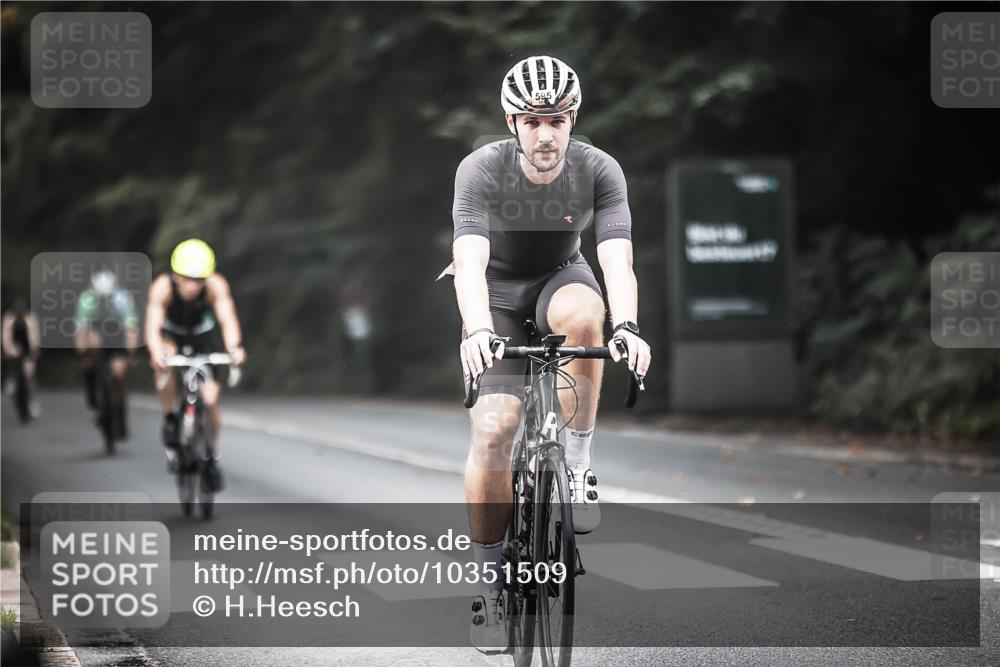 13.09.2026 - Stadtparktriathlon H.Heesch http://msf.ph/oto/10351509 13.09.2026 11:05:20 Radfahren 483, 560, 595, 597, 598, 702 meine-sportfotos.de