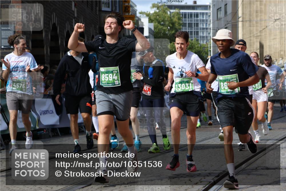 13.09.2026 - 21. swb-Marathon Bremen Strokosch-Dieckow http://msf.ph/oto/10351536 13.09.2026 13:29:37 Ziel 132, 303, 394, 596, 651, 745, 1365, 1387, 1545, 1823, 2023, 2070, 2301, 2867, 2957, 3258, 3796, 3846, 3912, 4541, 5036, 5599, 6030, 6103, 7013, 7149, 7361, 7631, 7860, 8007, 8009, 8066, 8099, 8277, 8338, 8675, 9249, 9661, 9889, 10128, 109, 124, 454, 716, 1073, 1173, 1581, 1861, 2289, 3320, 3618, 3667, 4115, 4524, 4575, 4576, 6006, 6127, 6725, 7079, 7093, 7884, 8267, 8481, 8612, 8771, 8899, 9049, 9534, 9747, 9770, 10013 meine-sportfotos.de