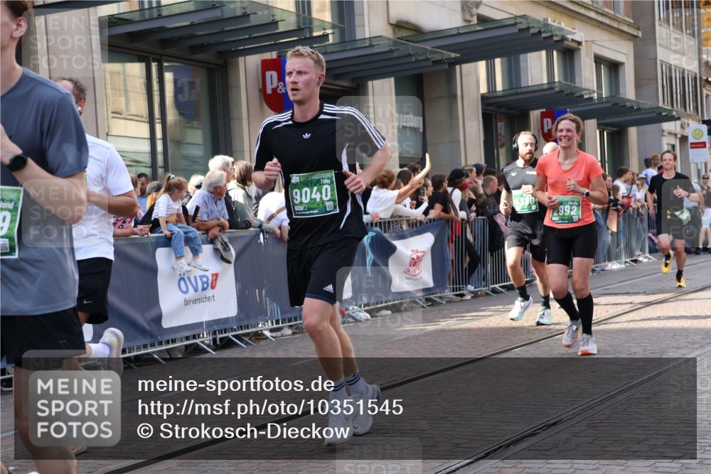13.09.2026 - 21. swb-Marathon Bremen Strokosch-Dieckow http://msf.ph/oto/10351545 13.09.2026 13:32:11 Ziel 287, 1369, 1437, 1687, 2292, 2293, 2611, 2910, 2992, 3354, 3402, 3429, 3441, 3650, 3878, 3922, 4057, 4263, 4323, 4380, 4471, 4655, 4835, 4862, 5281, 5398, 6518, 6583, 6593, 6760, 6781, 6857, 6900, 7150, 7173, 7553, 7572, 7990, 8344, 8632, 8957, 9040, 9151, 9175, 9198, 9283, 9719, 9779, 13029, 13208, 13244, 578, 846, 1369, 2310, 2934, 3205, 3946, 4030, 4566, 4797, 4979, 5325, 5628, 6116, 6258, 6475, 7182, 7242, 7526, 7818, 9394, 13182 meine-sportfotos.de