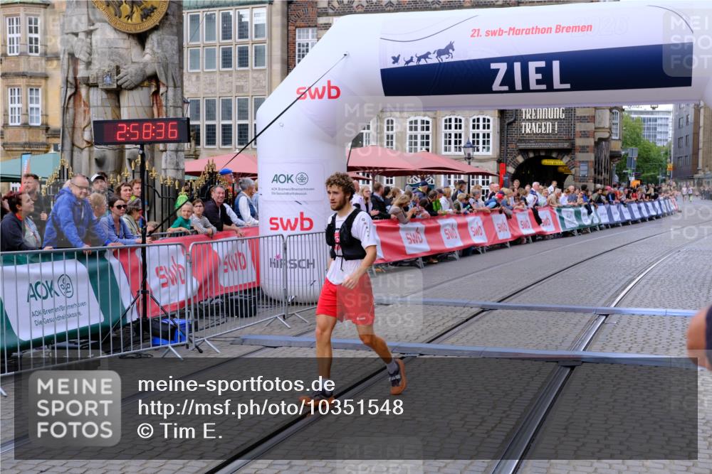 13.09.2026 - 21. swb-Marathon Bremen Tim E. http://msf.ph/oto/10351548 13.09.2026 12:29:25 Ziel 317, 608, 796, 1046 meine-sportfotos.de