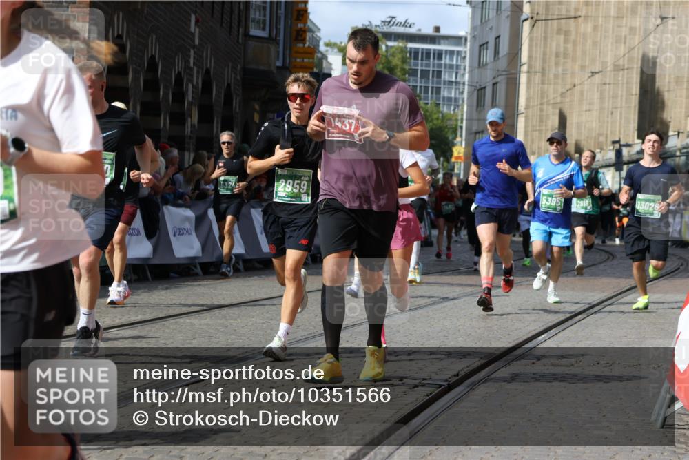 13.09.2026 - 21. swb-Marathon Bremen Strokosch-Dieckow http://msf.ph/oto/10351566 13.09.2026 13:33:04 Ziel 1437, 2611, 2638, 3354, 3878, 3895, 3902, 4233, 4323, 4862, 5009, 5398, 5581, 5657, 6583, 6718, 6786, 7016, 7466, 7758, 8344, 8367, 8506, 13164, 13232, 13234, 831, 1124, 2283, 2393, 2440, 2818, 2959, 3710, 4243, 4260, 4408, 5040, 5191, 5324, 5395, 5790, 6614, 6915, 7421, 7467, 7788, 7830, 8061, 9269, 9616, 13028, 13101 meine-sportfotos.de