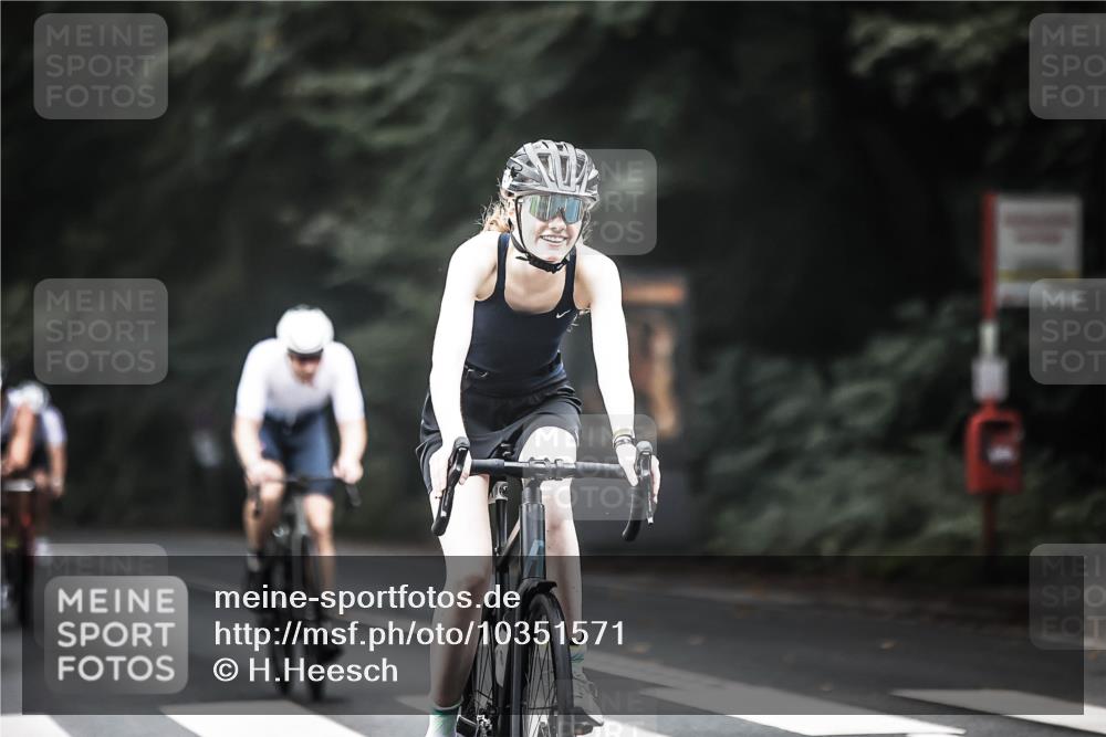13.09.2026 - Stadtparktriathlon H.Heesch http://msf.ph/oto/10351571 13.09.2026 11:05:28 Radfahren 361, 523, 560, 598, 635, 644 meine-sportfotos.de