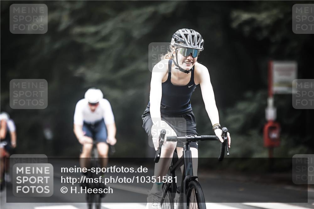 13.09.2026 - Stadtparktriathlon H.Heesch http://msf.ph/oto/10351581 13.09.2026 11:05:28 Radfahren 361, 523, 560, 598, 635, 644 meine-sportfotos.de