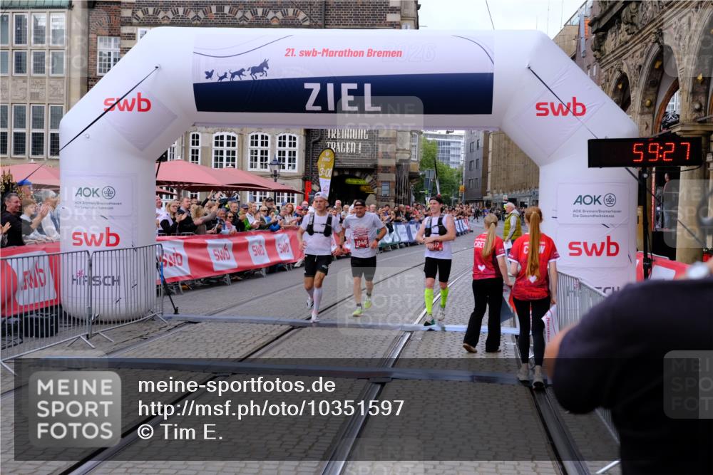 13.09.2026 - 21. swb-Marathon Bremen Tim E. http://msf.ph/oto/10351597 13.09.2026 12:29:50 Ziel 821 meine-sportfotos.de