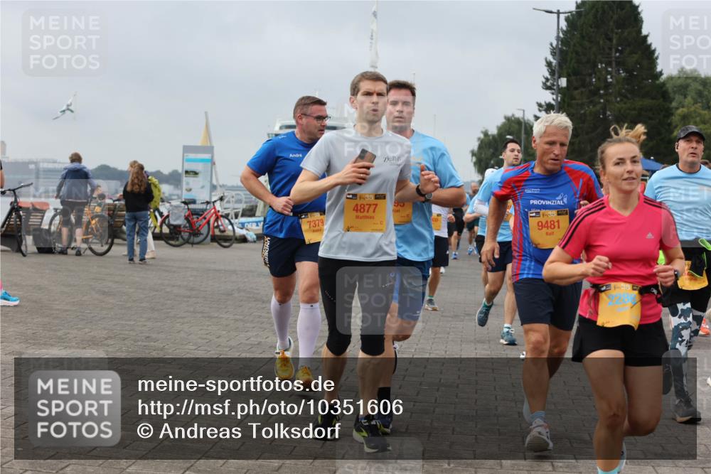 13.09.2026 - Kiel Lauf Andreas Tolksdorf http://msf.ph/oto/10351606 13.09.2026 09:56:05 Kiellinie 7379, 4877, 9, 38, 9481 meine-sportfotos.de