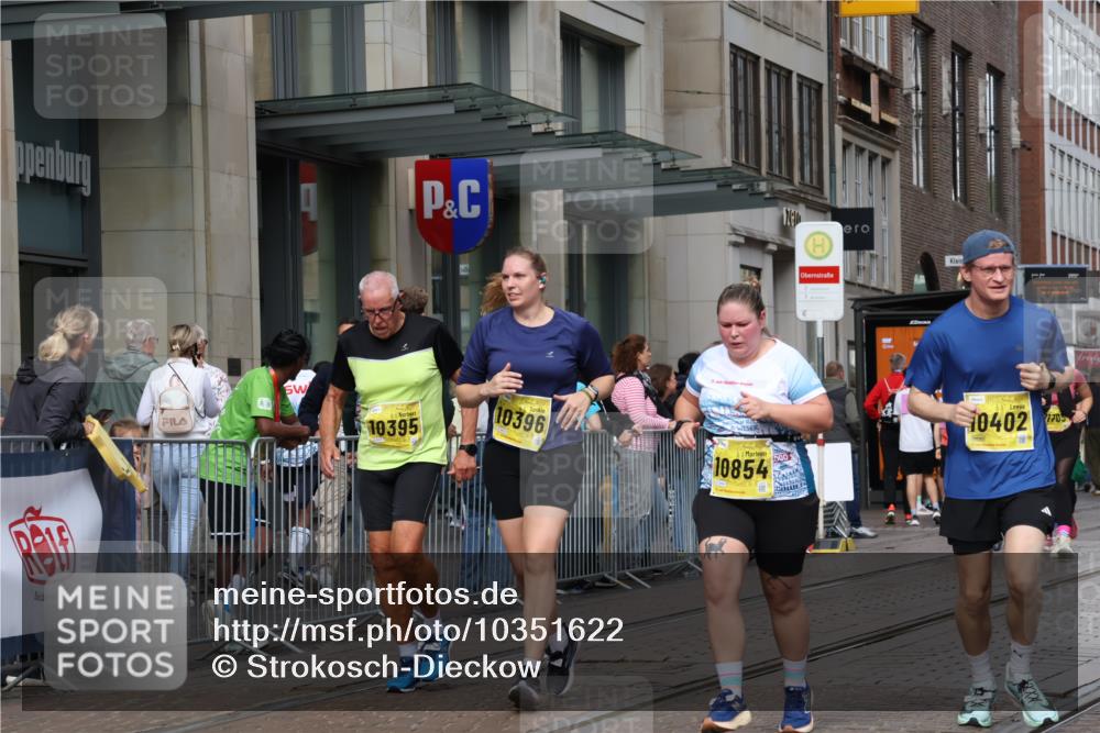 13.09.2026 - 21. swb-Marathon Bremen Strokosch-Dieckow http://msf.ph/oto/10351622 13.09.2026 11:14:03 Ziel 10303, 10395, 10396, 10402, 10586, 10722, 10784, 10854, 11041, 11140, 11173, 11233, 11363, 11535, 11703, 11864, 12100, 12112, 12431, 10330, 10491, 10766, 10799, 10880, 11027, 11078, 11902, 12010 meine-sportfotos.de