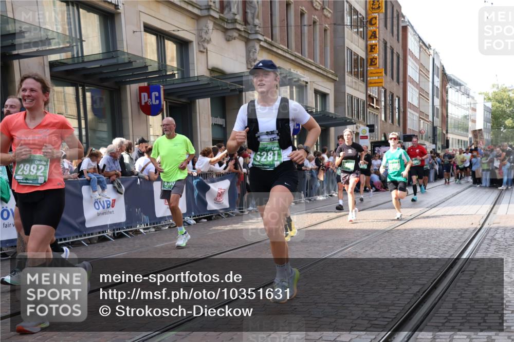 13.09.2026 - 21. swb-Marathon Bremen Strokosch-Dieckow http://msf.ph/oto/10351631 13.09.2026 13:32:13 Ziel 287, 1437, 1687, 2292, 2293, 2611, 2910, 2992, 3354, 3402, 3429, 3441, 3878, 3895, 3922, 4263, 4323, 4380, 4471, 4655, 4835, 4862, 5281, 5398, 6518, 6583, 6593, 6718, 6760, 6781, 6900, 7016, 7150, 7173, 7466, 7572, 7758, 7990, 8344, 8632, 8957, 9040, 9151, 9175, 9198, 9283, 9719, 9779, 13208, 13244, 287, 846, 1369, 2310, 2934, 3205, 3650, 3922, 3946, 4057, 4566, 4797, 4979, 5325, 5628, 6116, 6258, 6475, 7182, 7526, 7818, 9394, 13182 meine-sportfotos.de