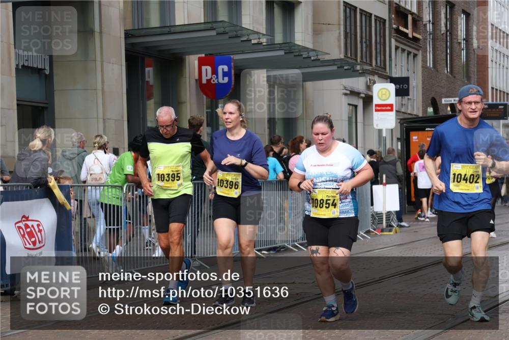 13.09.2026 - 21. swb-Marathon Bremen Strokosch-Dieckow http://msf.ph/oto/10351636 13.09.2026 11:14:03 Ziel 10303, 10395, 10396, 10402, 10586, 10722, 10784, 10854, 11041, 11140, 11173, 11233, 11363, 11535, 11703, 11864, 12100, 12112, 12431, 10330, 10491, 10766, 10799, 10880, 11027, 11078, 11902, 12010 meine-sportfotos.de