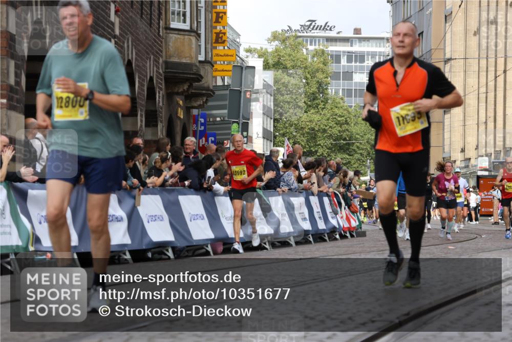 13.09.2026 - 21. swb-Marathon Bremen Strokosch-Dieckow http://msf.ph/oto/10351677 13.09.2026 10:54:57 Ziel 10067, 10146, 10410, 10589, 10608, 10704, 10765, 11039, 11040, 11174, 11389, 11569, 11593, 11874, 12038, 12265, 12328, 12467, 12519, 13526, 10555, 11001, 11620, 11631, 11860, 11908, 11976 meine-sportfotos.de
