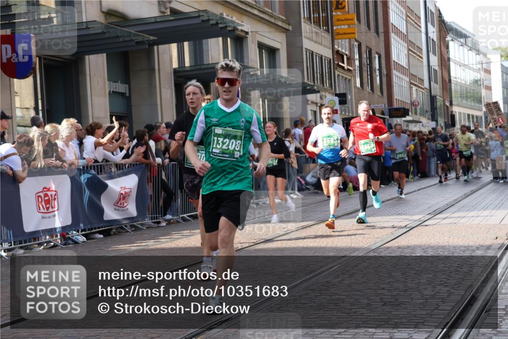 13.09.2026 - 21. swb-Marathon Bremen Strokosch-Dieckow http://msf.ph/oto/10351683 13.09.2026 13:32:14 Ziel 1437, 1687, 2292, 2293, 2611, 2910, 2992, 3354, 3402, 3429, 3441, 3878, 3895, 4263, 4323, 4380, 4471, 4655, 4835, 4862, 5281, 5398, 6518, 6583, 6593, 6718, 6760, 6781, 6900, 7016, 7150, 7173, 7466, 7572, 7758, 7990, 8344, 8957, 9040, 9151, 9175, 9198, 9283, 9719, 9779, 13208, 13244, 287, 1369, 2310, 2934, 3650, 3922, 3946, 4057, 4566, 4797, 4979, 5628, 6116, 6258, 6475, 7182, 7526, 7818, 9394, 13182 meine-sportfotos.de