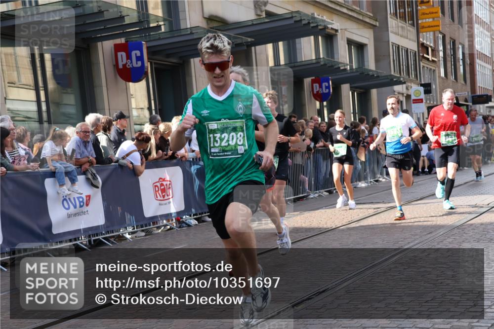 13.09.2026 - 21. swb-Marathon Bremen Strokosch-Dieckow http://msf.ph/oto/10351697 13.09.2026 13:32:15 Ziel 1437, 1687, 2292, 2293, 2611, 2910, 2992, 3354, 3402, 3429, 3441, 3878, 3895, 4263, 4323, 4380, 4471, 4655, 4835, 4862, 5281, 5398, 5657, 6518, 6583, 6593, 6718, 6760, 6781, 6900, 7016, 7150, 7173, 7466, 7572, 7758, 7990, 8344, 8957, 9040, 9151, 9175, 9283, 9719, 9779, 13208, 13244, 287, 1369, 2310, 2934, 3650, 3922, 3946, 4057, 4566, 4797, 4979, 5628, 6116, 6258, 6475, 7182, 7526, 7818, 9394, 13182 meine-sportfotos.de