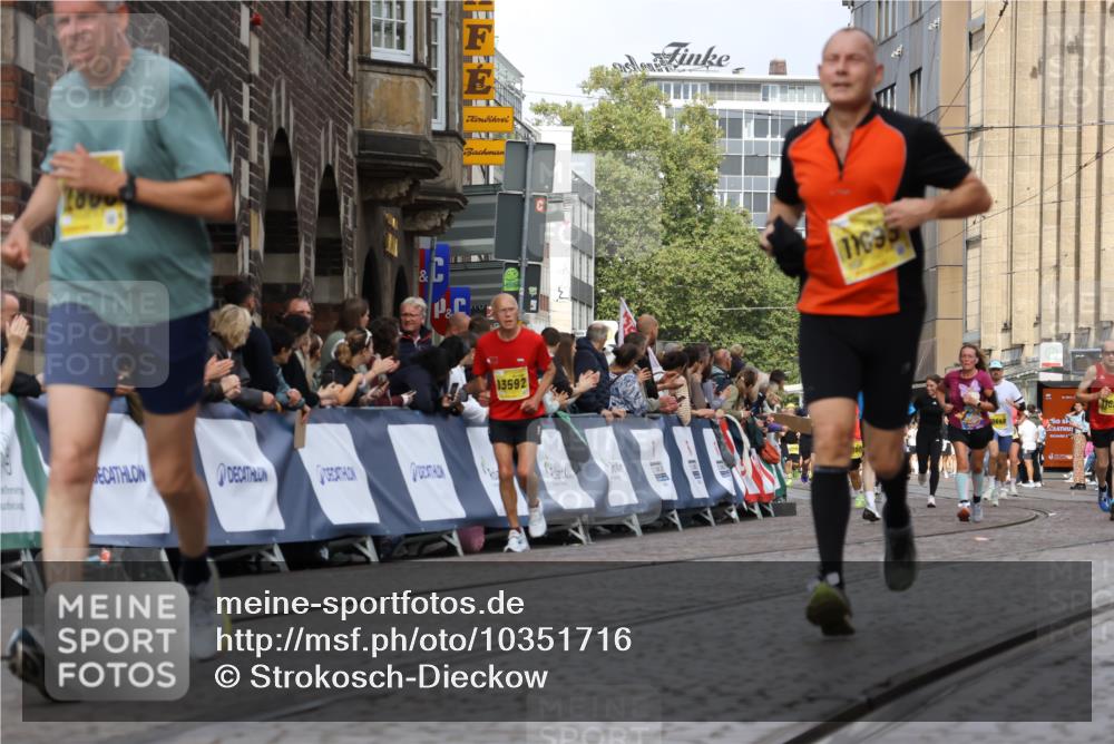 13.09.2026 - 21. swb-Marathon Bremen Strokosch-Dieckow http://msf.ph/oto/10351716 13.09.2026 10:54:57 Ziel 10067, 10146, 10410, 10589, 10608, 10704, 10765, 11039, 11040, 11174, 11389, 11569, 11593, 11874, 12038, 12265, 12328, 12467, 12519, 13526, 10555, 11001, 11620, 11631, 11860, 11908, 11976 meine-sportfotos.de