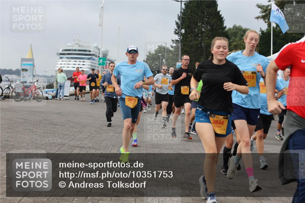 13.09.2026 - Kiel Lauf Andreas Tolksdorf http://msf.ph/oto/10351753 13.09.2026 09:56:12 Kiellinie 7872, 7807, 7616, 7537, 1, 39, 15, 2844, 5, 39, 2415, 313, 790 meine-sportfotos.de