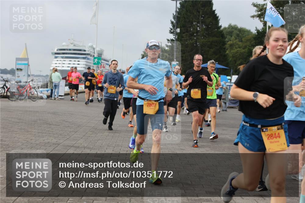 13.09.2026 - Kiel Lauf Andreas Tolksdorf http://msf.ph/oto/10351772 13.09.2026 09:56:12 Kiellinie 13, 4, 7872, 7807, 7537, 1, 39, 2844 meine-sportfotos.de