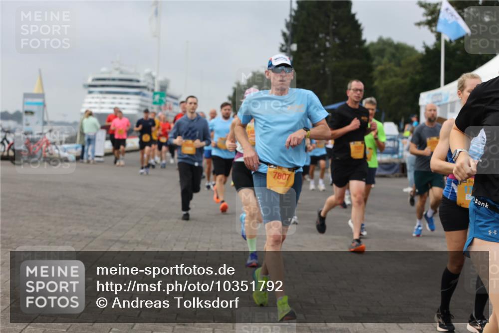 13.09.2026 - Kiel Lauf Andreas Tolksdorf http://msf.ph/oto/10351792 13.09.2026 09:56:13 Kiellinie 7807 meine-sportfotos.de