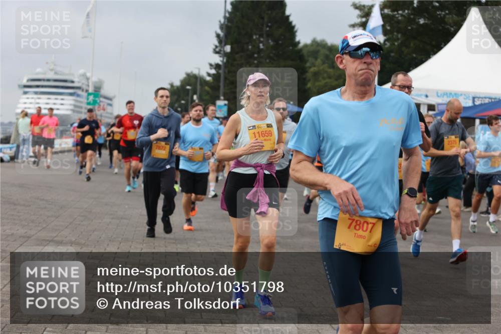 13.09.2026 - Kiel Lauf Andreas Tolksdorf http://msf.ph/oto/10351798 13.09.2026 09:56:13 Kiellinie 7872, 39, 11659, 7807, 2375 meine-sportfotos.de
