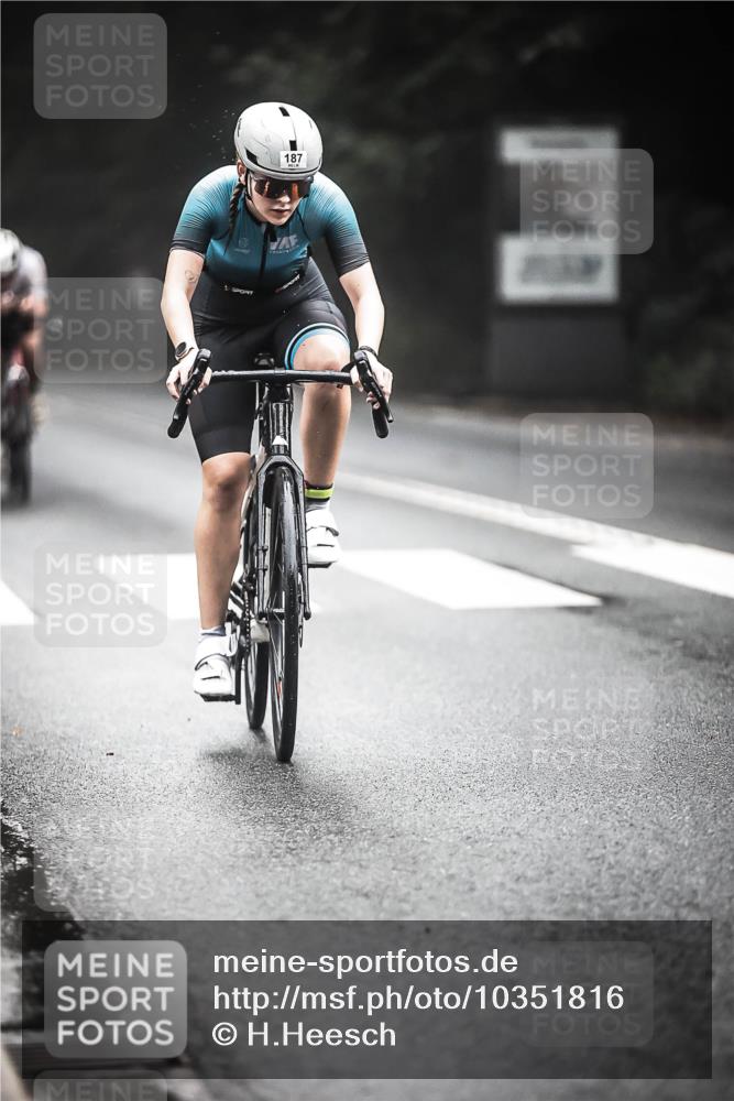 13.09.2026 - Stadtparktriathlon H.Heesch http://msf.ph/oto/10351816 13.09.2026 09:26:21 Radfahren 77, 185, 187, 200 meine-sportfotos.de