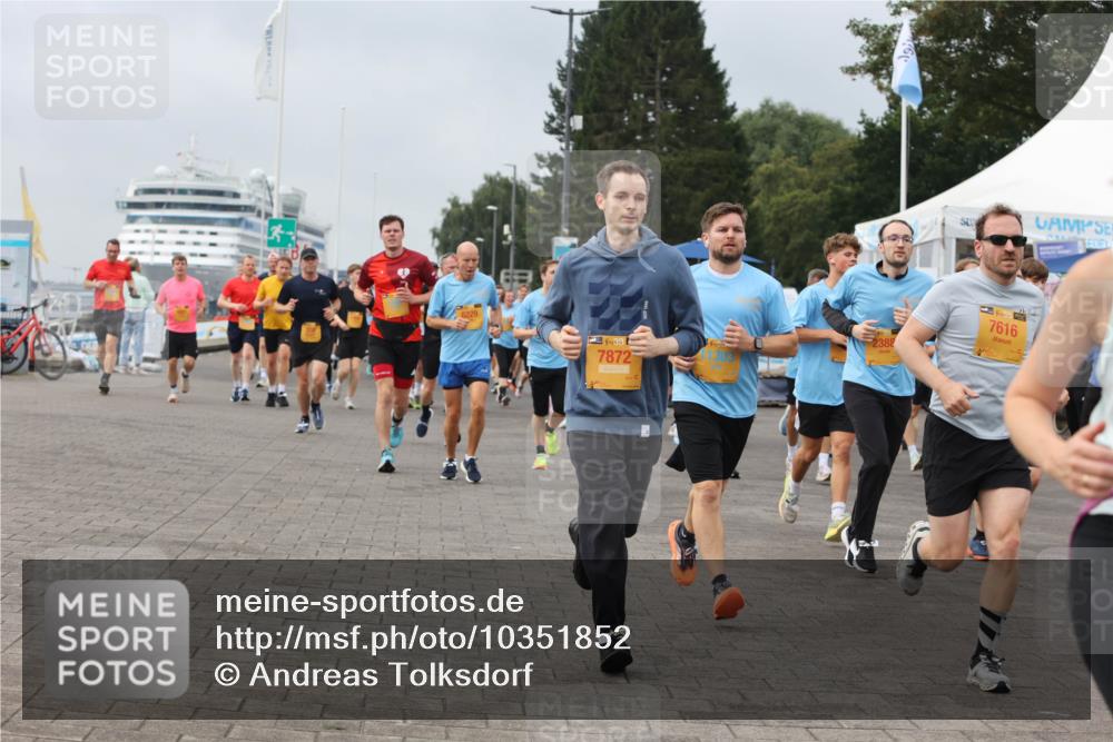 13.09.2026 - Kiel Lauf Andreas Tolksdorf http://msf.ph/oto/10351852 13.09.2026 09:56:15 Kiellinie 38, 7872, 2388, 39, 7616 meine-sportfotos.de