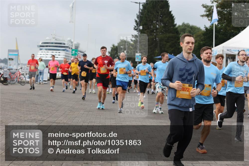 13.09.2026 - Kiel Lauf Andreas Tolksdorf http://msf.ph/oto/10351863 13.09.2026 09:56:15 Kiellinie 38, 7872, 38, 303, 2500 meine-sportfotos.de