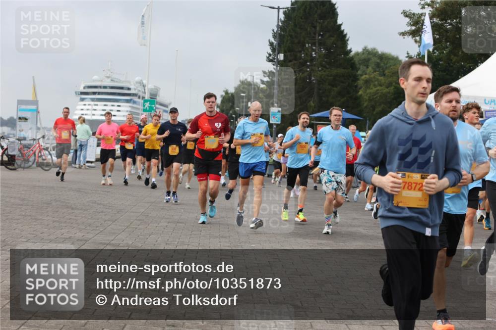 13.09.2026 - Kiel Lauf Andreas Tolksdorf http://msf.ph/oto/10351873 13.09.2026 09:56:15 Kiellinie 338, 7830, 39, 7872 meine-sportfotos.de