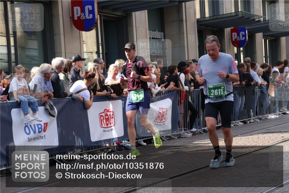 13.09.2026 - 21. swb-Marathon Bremen Strokosch-Dieckow http://msf.ph/oto/10351876 13.09.2026 13:32:19 Ziel 1437, 1687, 2292, 2293, 2611, 2992, 3354, 3429, 3878, 3895, 4263, 4323, 4380, 4862, 5009, 5281, 5398, 5581, 5657, 6518, 6583, 6593, 6718, 6760, 6781, 6900, 7016, 7173, 7466, 7758, 7990, 8344, 8367, 8506, 8957, 9040, 9151, 9175, 9719, 13208, 13232, 287, 1369, 2310, 2910, 2934, 3402, 3441, 3650, 3922, 3946, 4057, 4471, 4566, 4655, 4797, 4835, 4979, 5628, 6116, 6258, 6475, 7182, 7526, 7818, 9394, 13182 meine-sportfotos.de