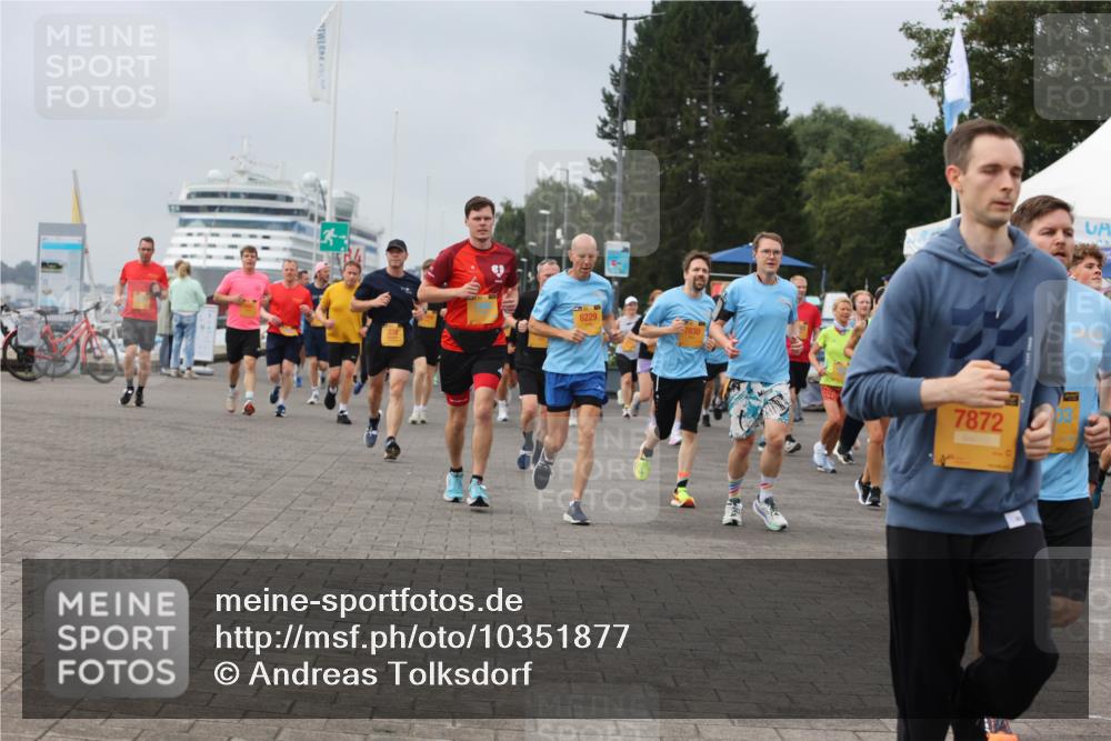 13.09.2026 - Kiel Lauf Andreas Tolksdorf http://msf.ph/oto/10351877 13.09.2026 09:56:16 Kiellinie 6229, 7830, 7872 meine-sportfotos.de