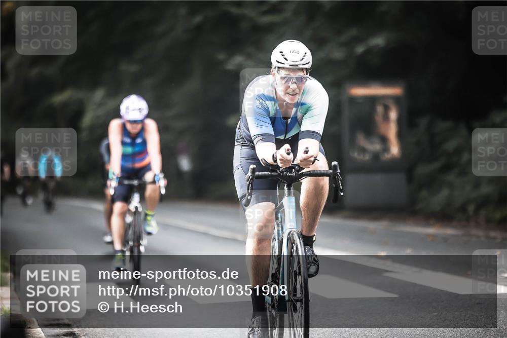 13.09.2026 - Stadtparktriathlon H.Heesch http://msf.ph/oto/10351908 13.09.2026 11:05:54 Radfahren 496, 514, 559, 602, 630, 633, 668, 686 meine-sportfotos.de