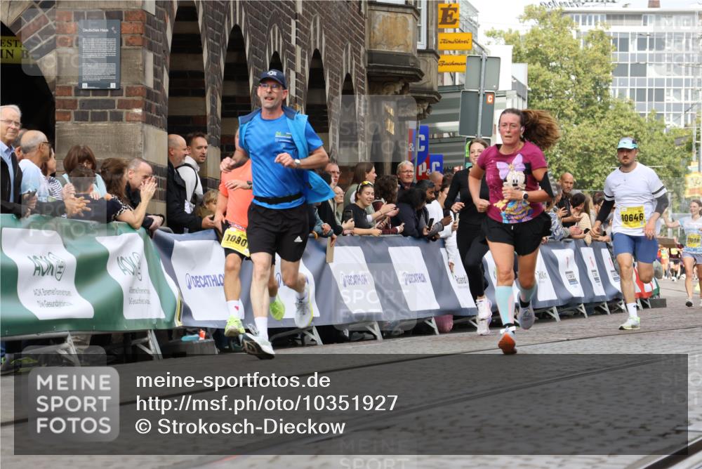 13.09.2026 - 21. swb-Marathon Bremen Strokosch-Dieckow http://msf.ph/oto/10351927 13.09.2026 10:55:04 Ziel 10589, 10608, 10704, 11040, 11174, 11389, 11569, 11874, 12038, 12519, 12800, 13526, 13592, 10555, 11001, 11014, 11466, 11631, 11910, 12201, 12549 meine-sportfotos.de